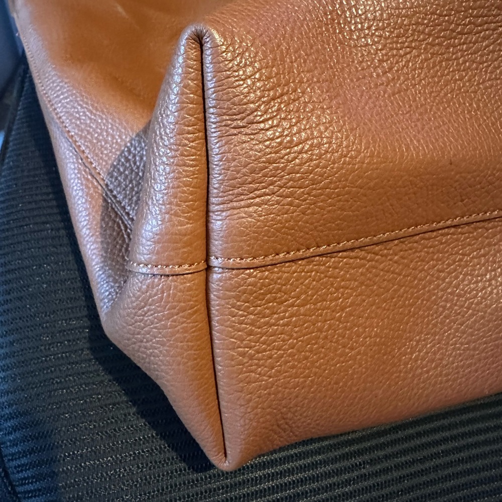 Cuyana Classic Easy Zipper Tote - Picture 8 of 9